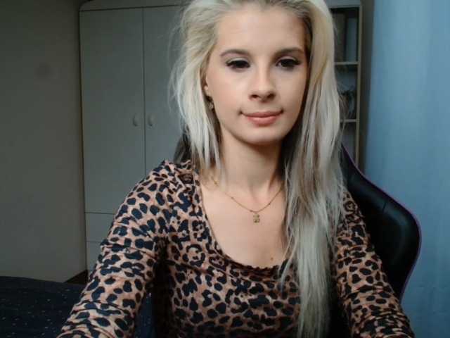 KristineNatural live cam on BongaCams
