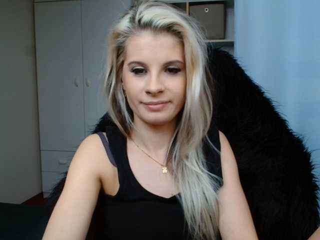 KristineNatural live cam on BongaCams