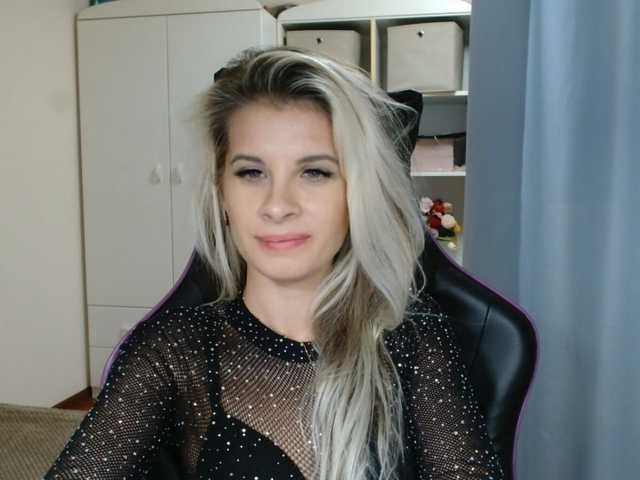 KristineNatural live cam on BongaCams