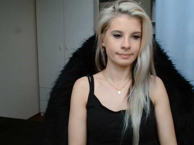 KristineNatural live cam on BongaCams