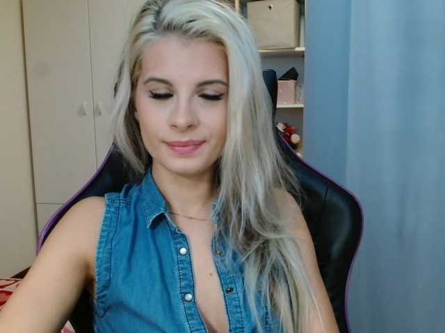 KristineNatural live cam on BongaCams