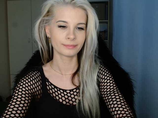 KristineNatural live cam on BongaCams