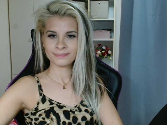 KristineNatural live cam on BongaCams