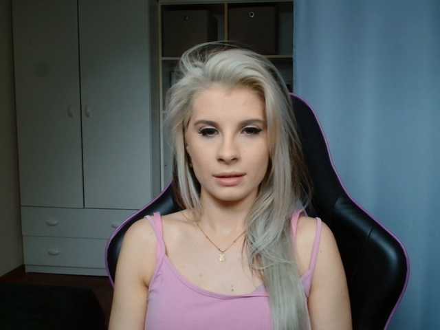 KristineNatural live cam on BongaCams