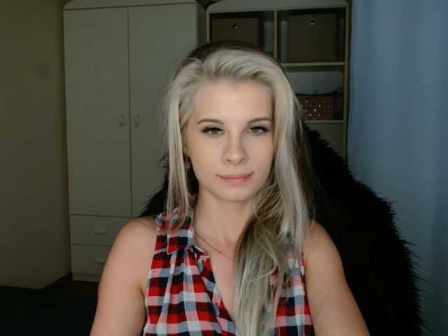 KristineNatural live cam on BongaCams