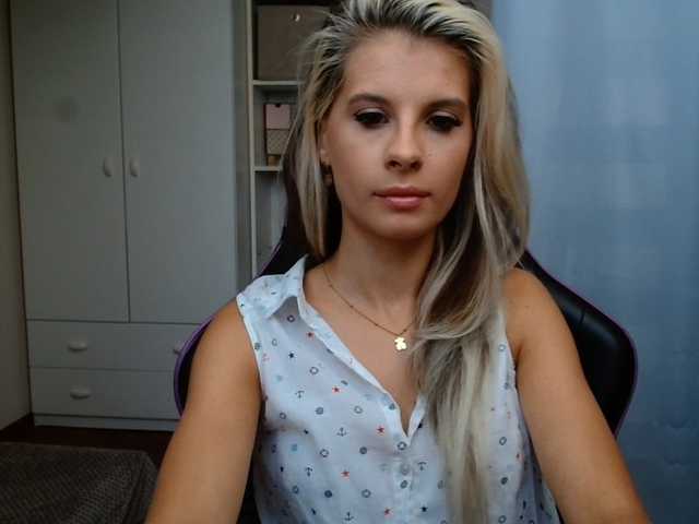 KristineNatural live cam on BongaCams