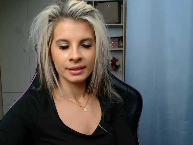 KristineNatural live cam on BongaCams