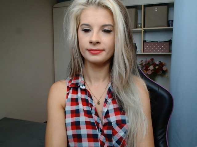 KristineNatural live webcam show