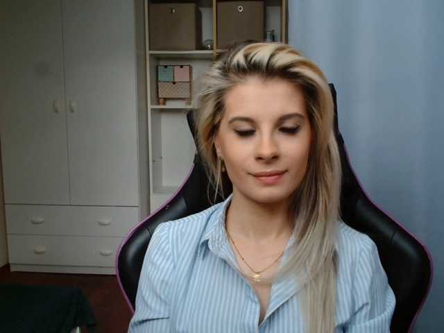 KristineNatural webcam