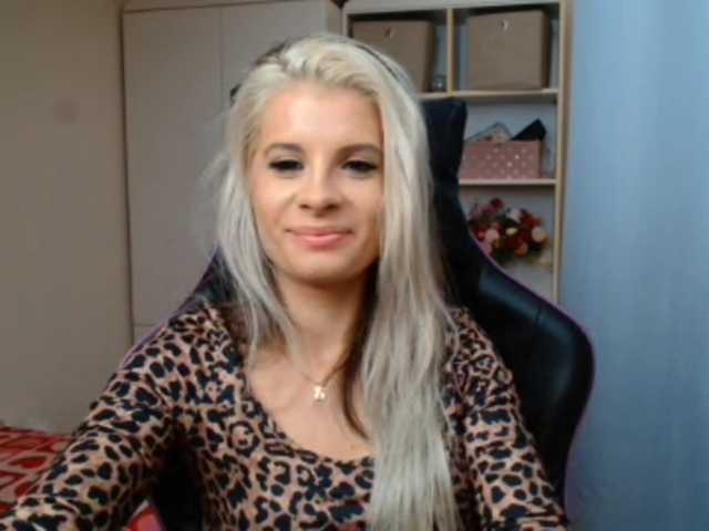 KristineNatural live cam on BongaCams