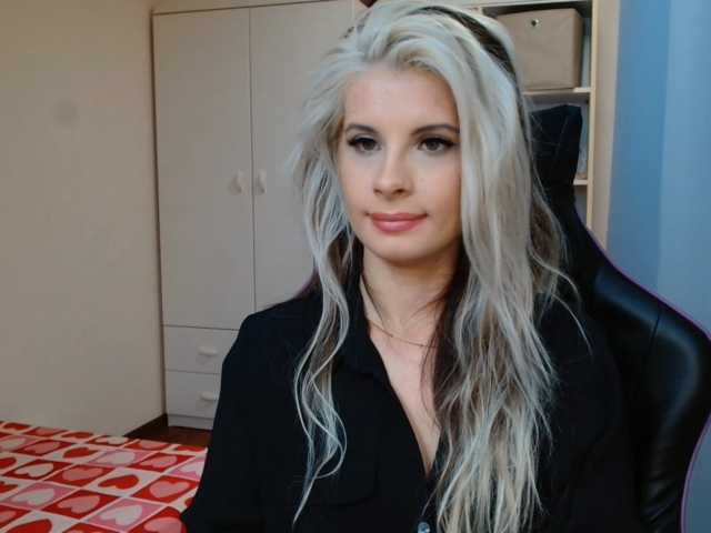 KristineNatural, en directo ahora en BongaCams
