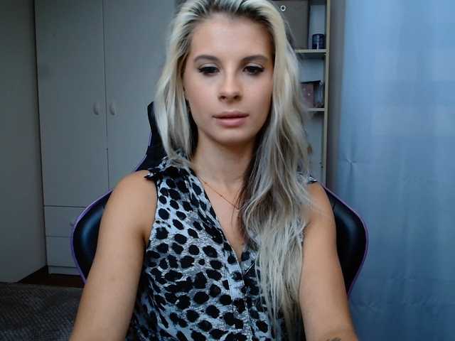 KristineNatural live cam on BongaCams