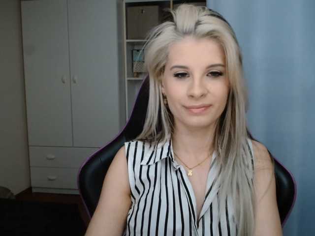 KristineNatural live cam on BongaCams