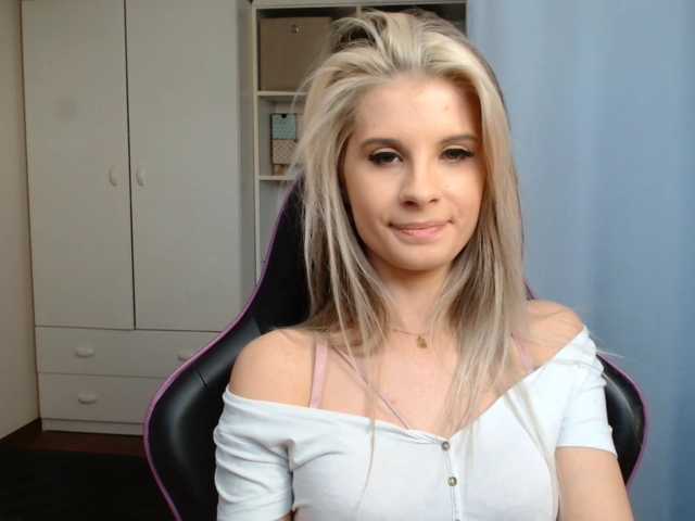KristineNatural webcam