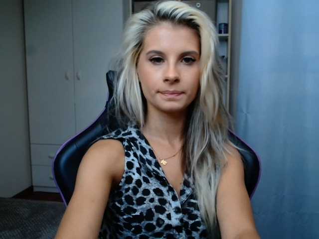 KristineNatural live cam on BongaCams