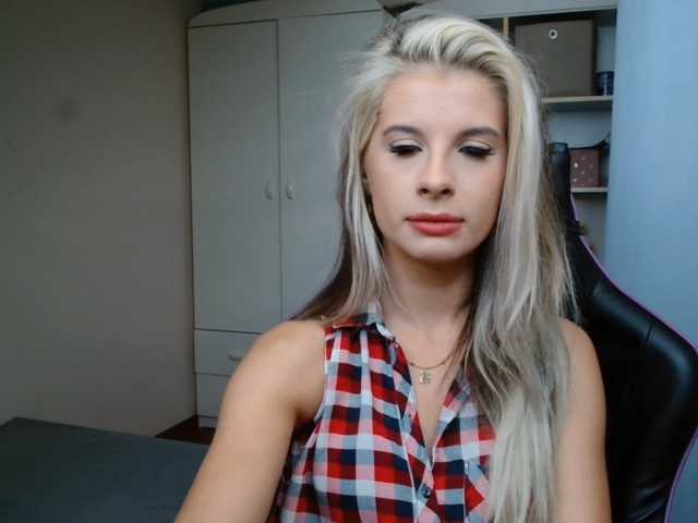 KristineNatural live webcam show