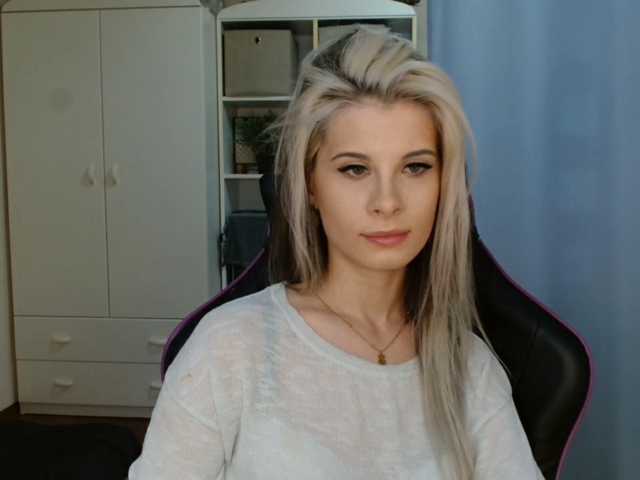 KristineNatural's BongaCams show and profile