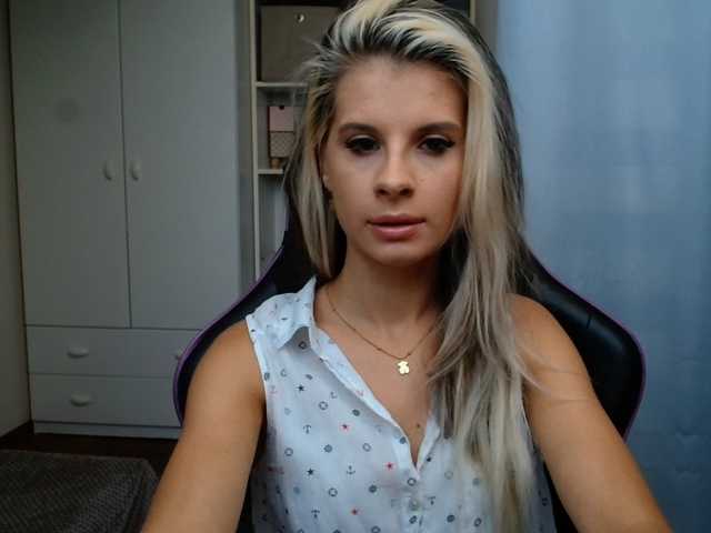KristineNatural live cam on BongaCams