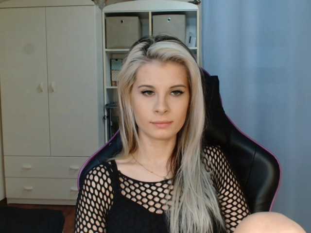 KristineNatural's BongaCams show and profile