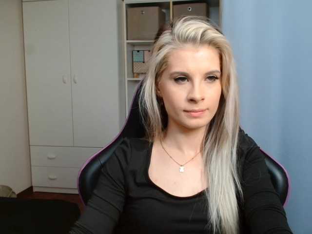 KristineNatural live cam on BongaCams