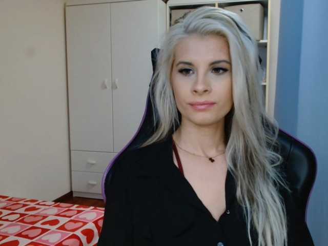 KristineNatural live cam on BongaCams