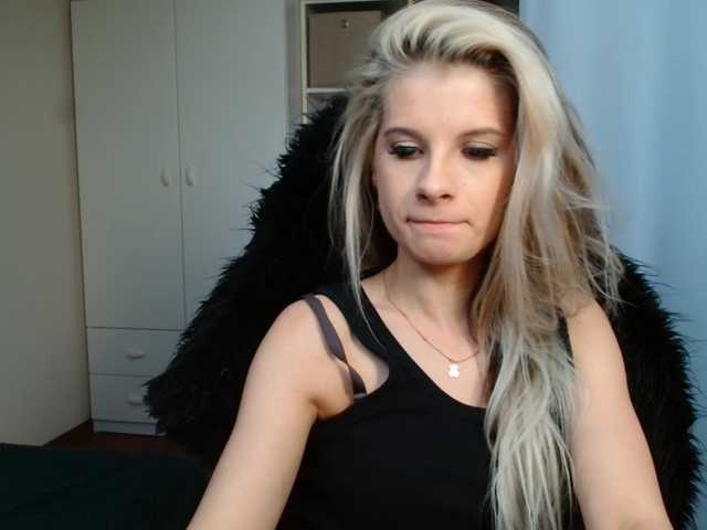 KristineNatural live cam on BongaCams