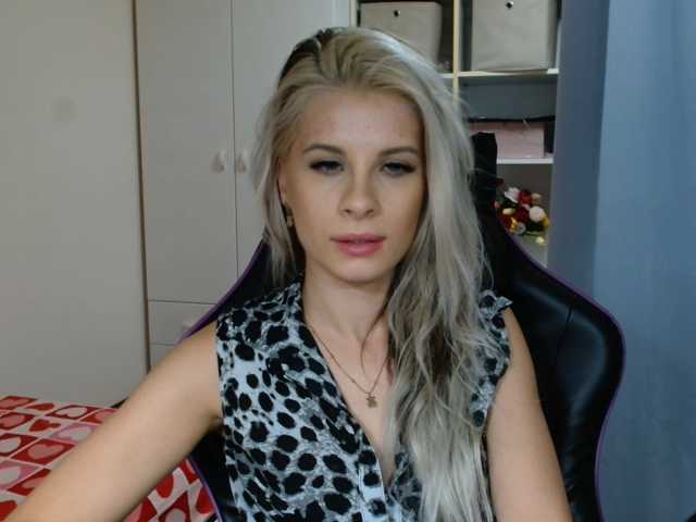 KristineNatural live cam on BongaCams