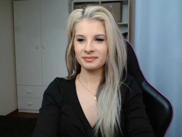 KristineNatural live cam on BongaCams