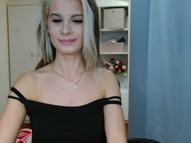 KristineNatural live cam on BongaCams