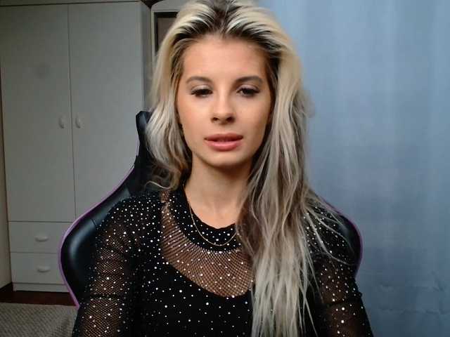 KristineNatural live cam on BongaCams