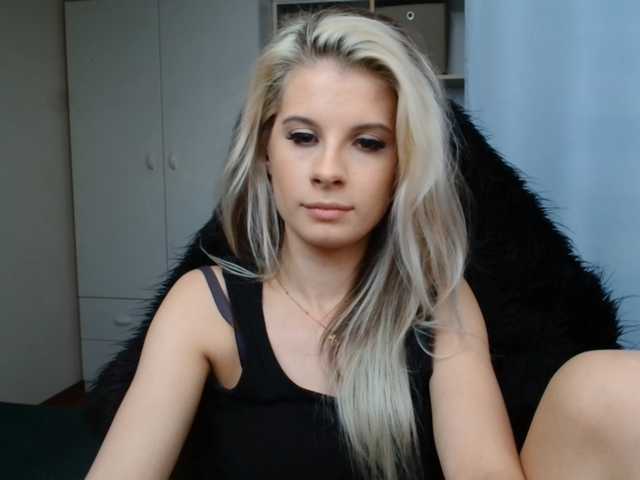 KristineNatural live cam on BongaCams