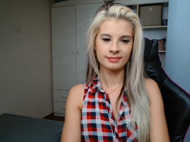 KristineNatural live webcam show