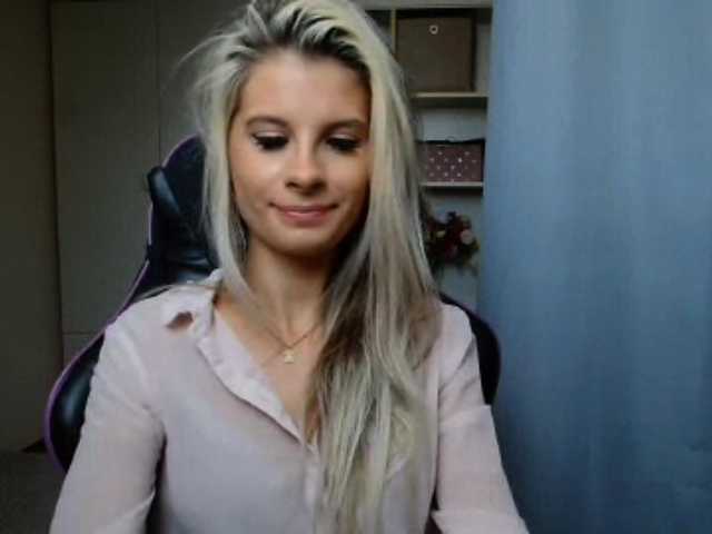 KristineNatural live cam on BongaCams