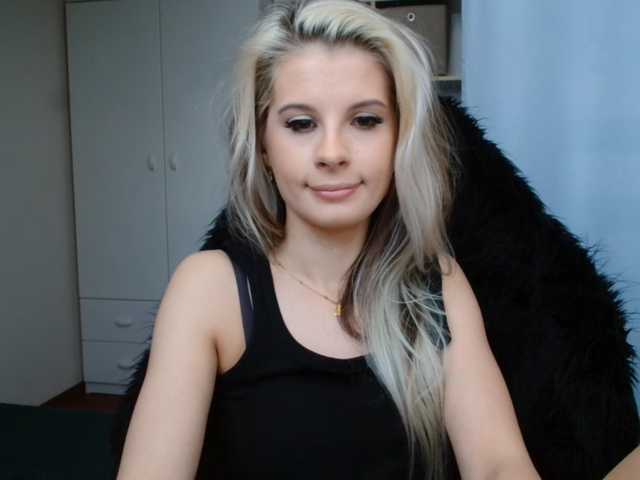 KristineNatural live cam on BongaCams