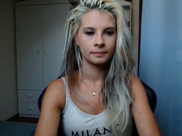 KristineNatural live cam on BongaCams