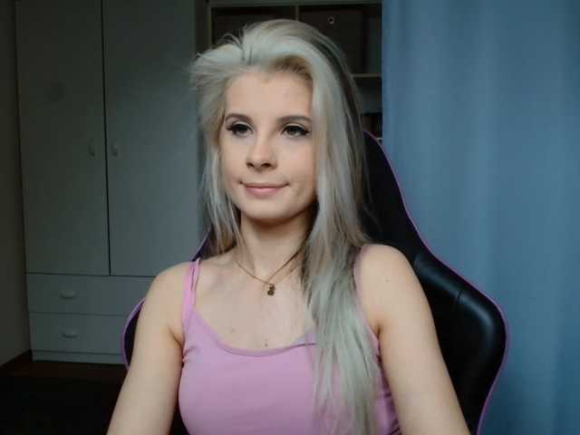 KristineNatural live cam on BongaCams