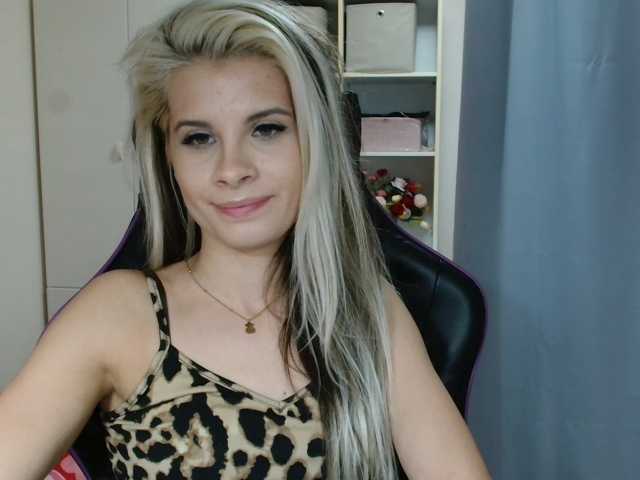 KristineNatural live cam on BongaCams