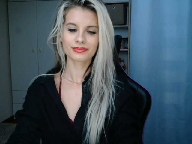 KristineNatural live cam on BongaCams