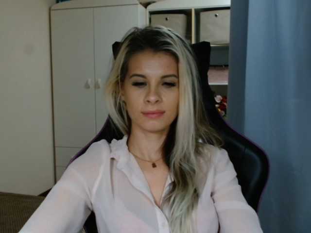 KristineNatural live cam on BongaCams