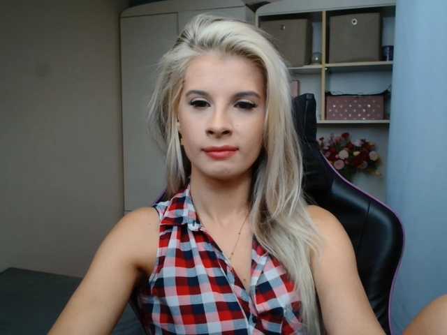 KristineNatural live webcam show