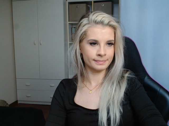 KristineNatural live cam on BongaCams