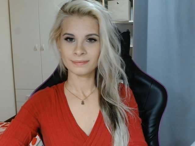 KristineNatural live cam on BongaCams