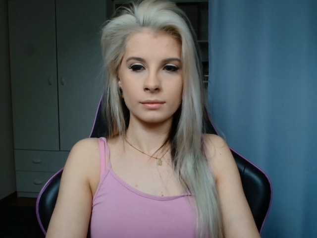 KristineNatural live cam on BongaCams