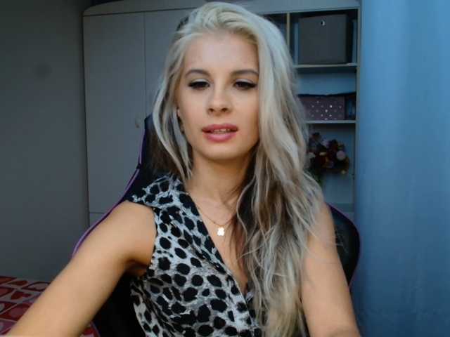 KristineNatural live cam on BongaCams