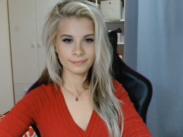 KristineNatural live cam on BongaCams