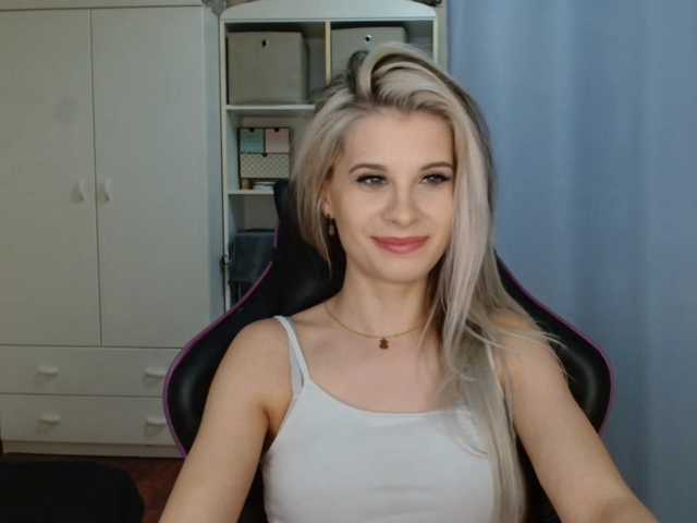 KristineNatural's BongaCams show and profile