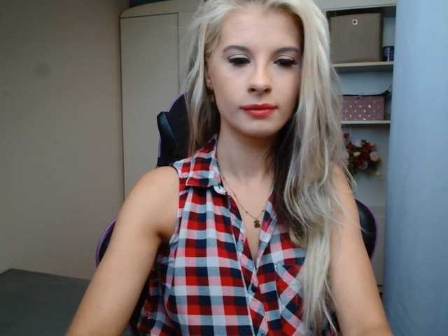 KristineNatural live webcam show