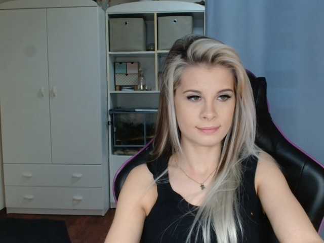 KristineNatural's BongaCams show and profile