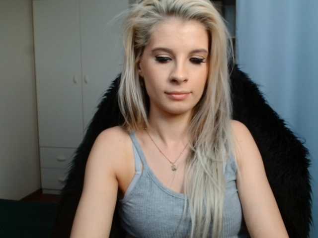 KristineNatural live cam on BongaCams