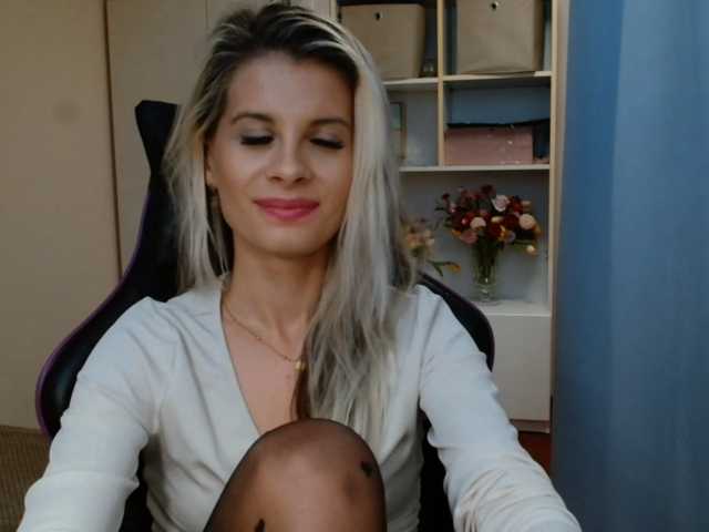 KristineNatural live cam on BongaCams